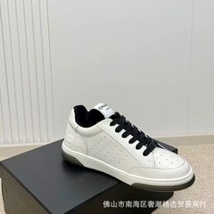 豪華な潮の高定の小香の新型の本革の白黒のパンダの白い靴の女性の厚い底のカジュアルな百合の快適な運動の板の靴
