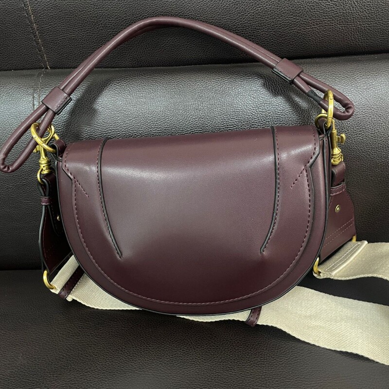 Z Family Accessible Luxury 	 Bags Crossbody Bag Women's 2025 Spring New Saddle Bag Contrast Color Quilted Handheld Flap Bag