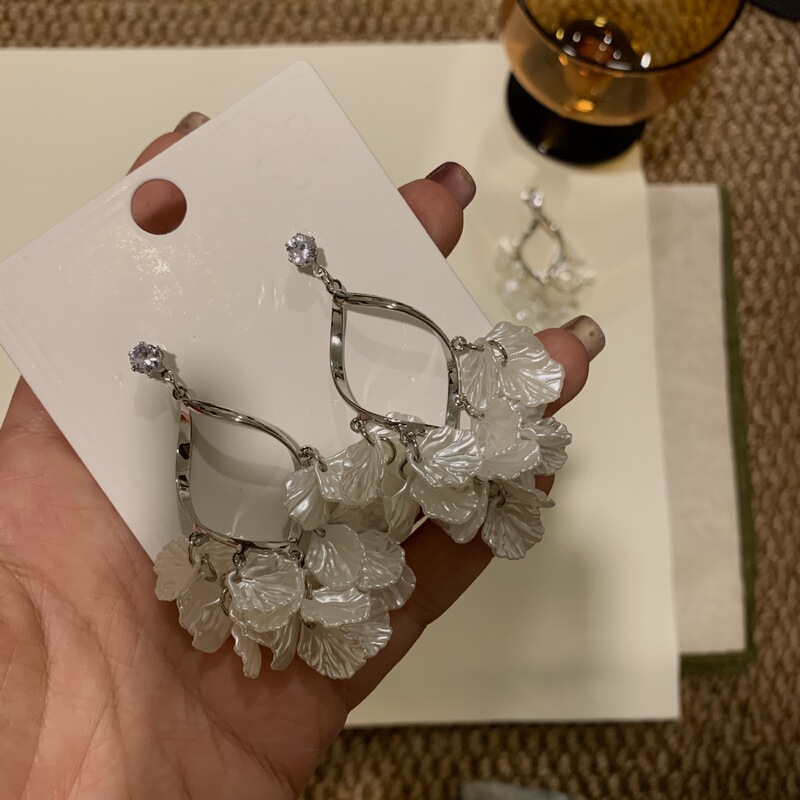 法式贝壳花瓣流苏耳环女款轻奢小众耳钉高级感无耳洞耳夹耳饰|undefined