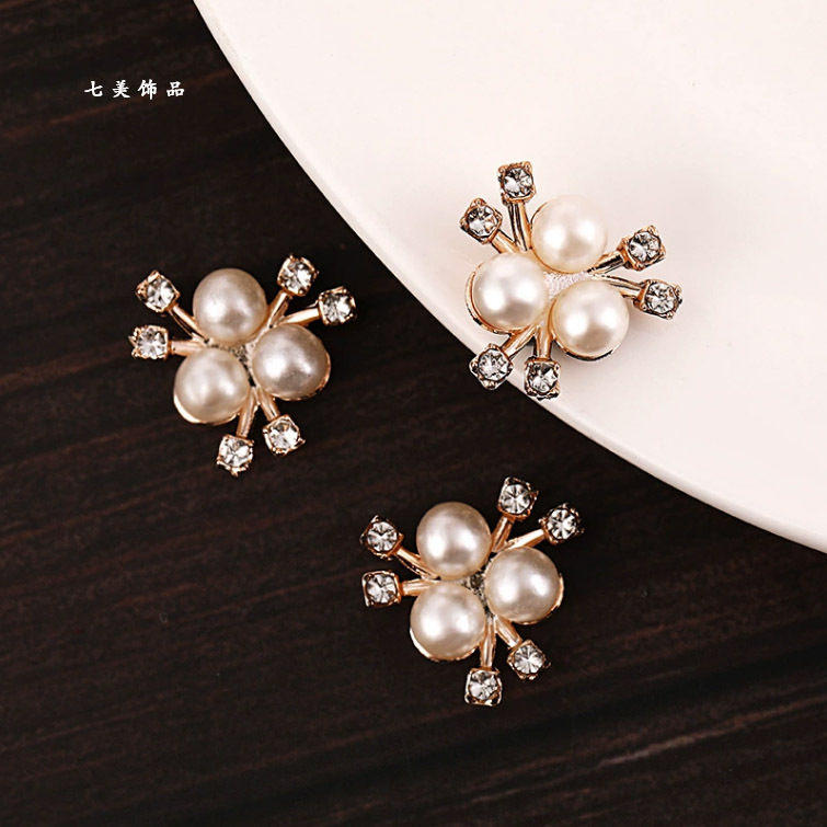 Estilo barroco tres aleación perla flor corazón joyería accesorios flor placa hebilla ropa DIY collar pulsera material