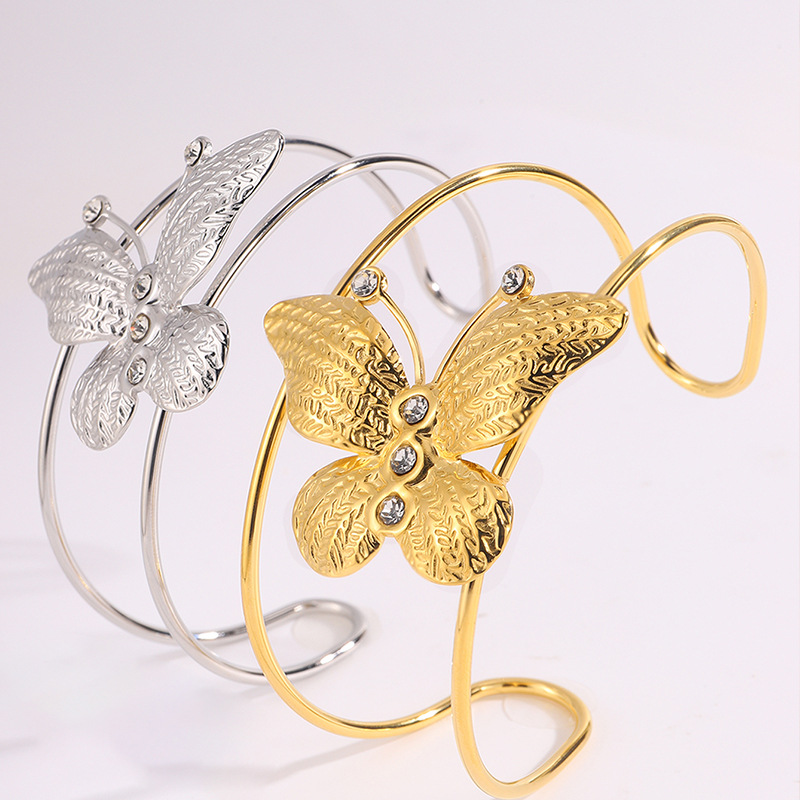 Brazalete de flores anchas de moda europea y americana no se desvanece abertura brazalete de acero de titanio se puede bañar brazalete exagerado al por mayor