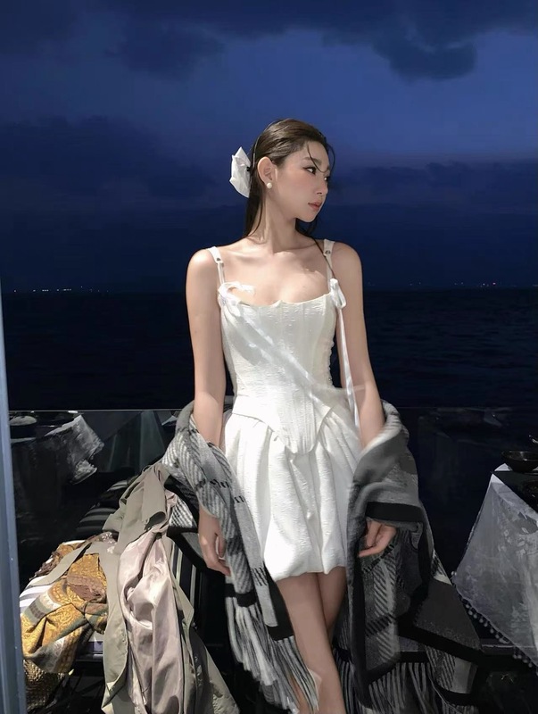 徐如蓝 包上恩同款小众25ss新款 鱼骨收腰千金感显瘦小个子花苞裙|undefined