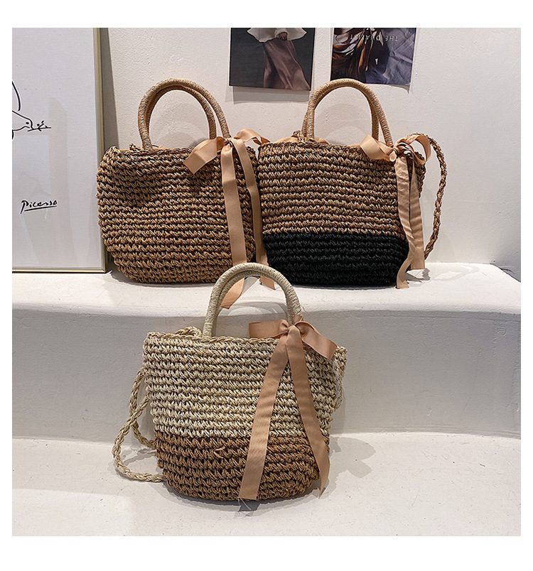 Casual Style Large Capacity  Woven Straw Portable Shoulder Bag display picture 5