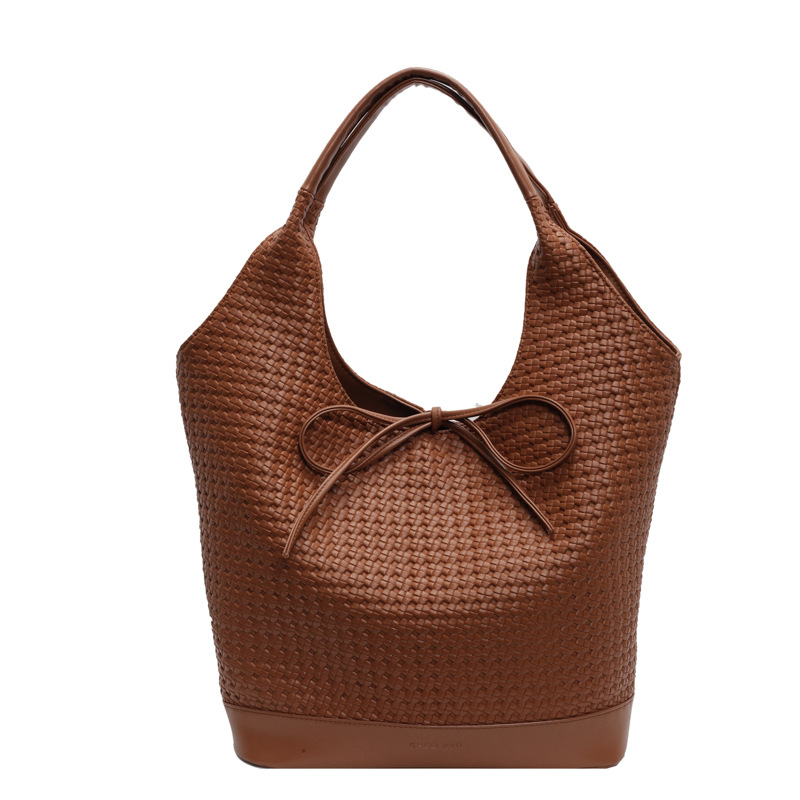 Bolsa de brazo coreana para mujeres 2024 nueva bolsa de hombro de gran capacidad versátil otoño y invierno bolsa de viaje super caliente