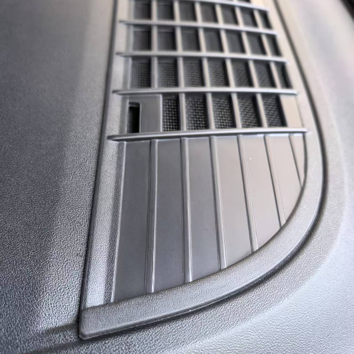 Suitable for Tesla's 25 New Versions of Model Y Juniper Air Inlet Anti-Pollution Net and Anti-Insect Net Modification Accessories
