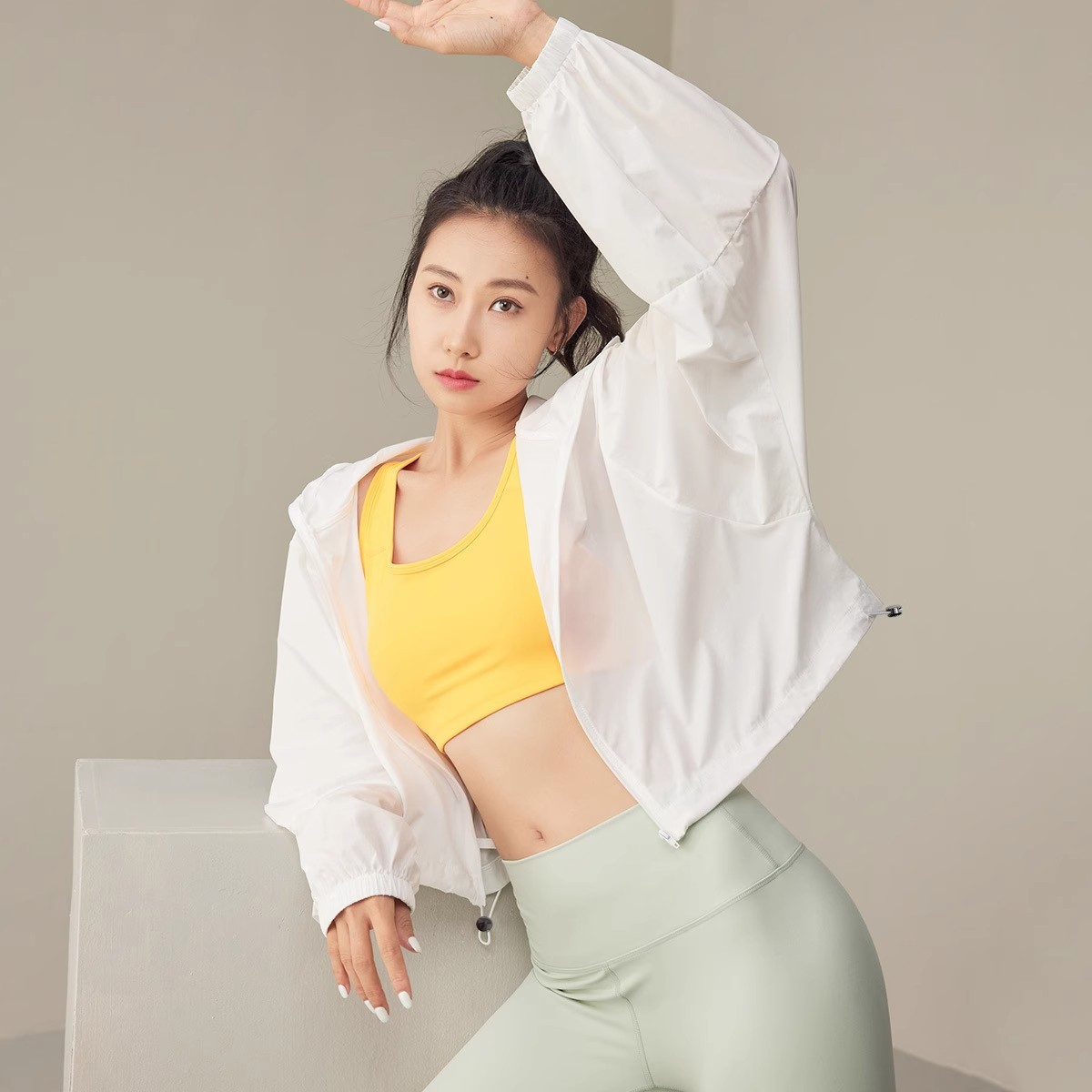 Ropa de protección solar para mujeres verano 2025 nueva ropa de piel de hielo de hilo original suelta y ligera ropa deportiva transpirable chaqueta de mujer