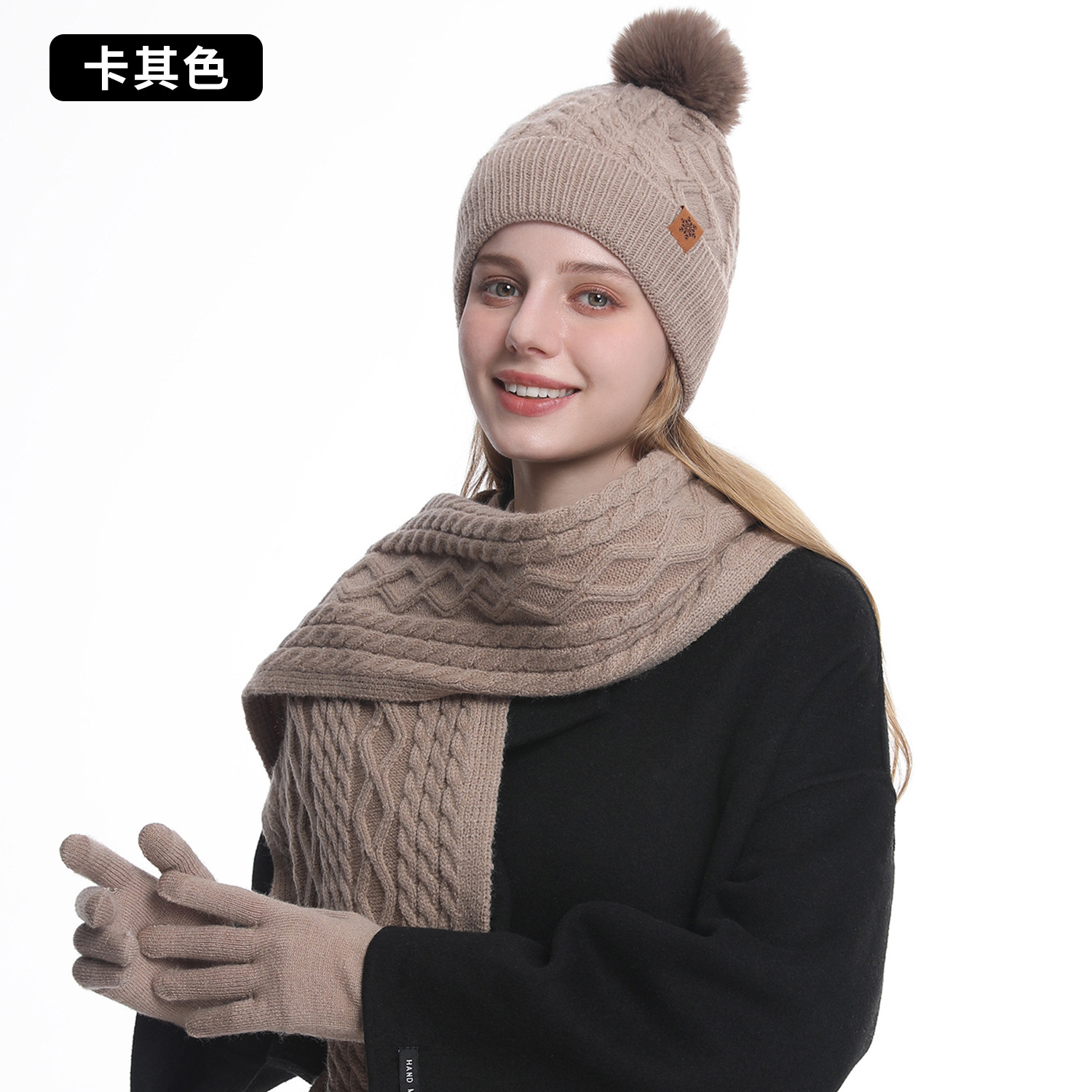 카키색 쓰리피스 슈트