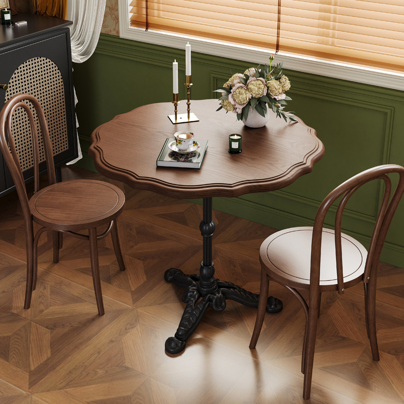 French vintage solid wood iron table and chair set internet celebrity dessert cafe milk tea shop balcony American small round dining table