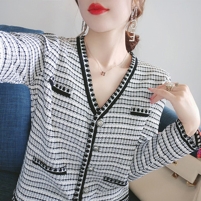 春款女裝2021年新款條紋鈎花針織衫毛衣開衫內搭打底長袖V領上衣