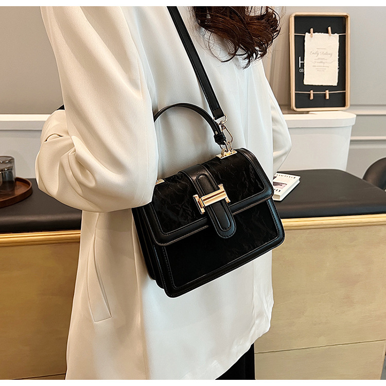 Tämän vuoden suositut laukut naisille 2024 uusi muoti huippuluokan kannettava olkalaukku suuri kapasiteetti crossbody pieni neliö laukku_voghion.com