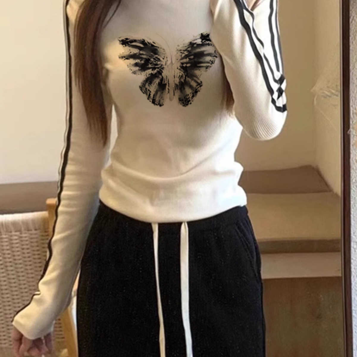 纯棉正肩t恤女长袖2025秋季运动风修身设计感打底衫内搭短款上衣