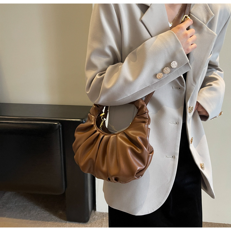Cloud pleated for women in 2024, new underarm bag, single shoulder crossbody, niche texture, versatile, Korean version_voghion.com
