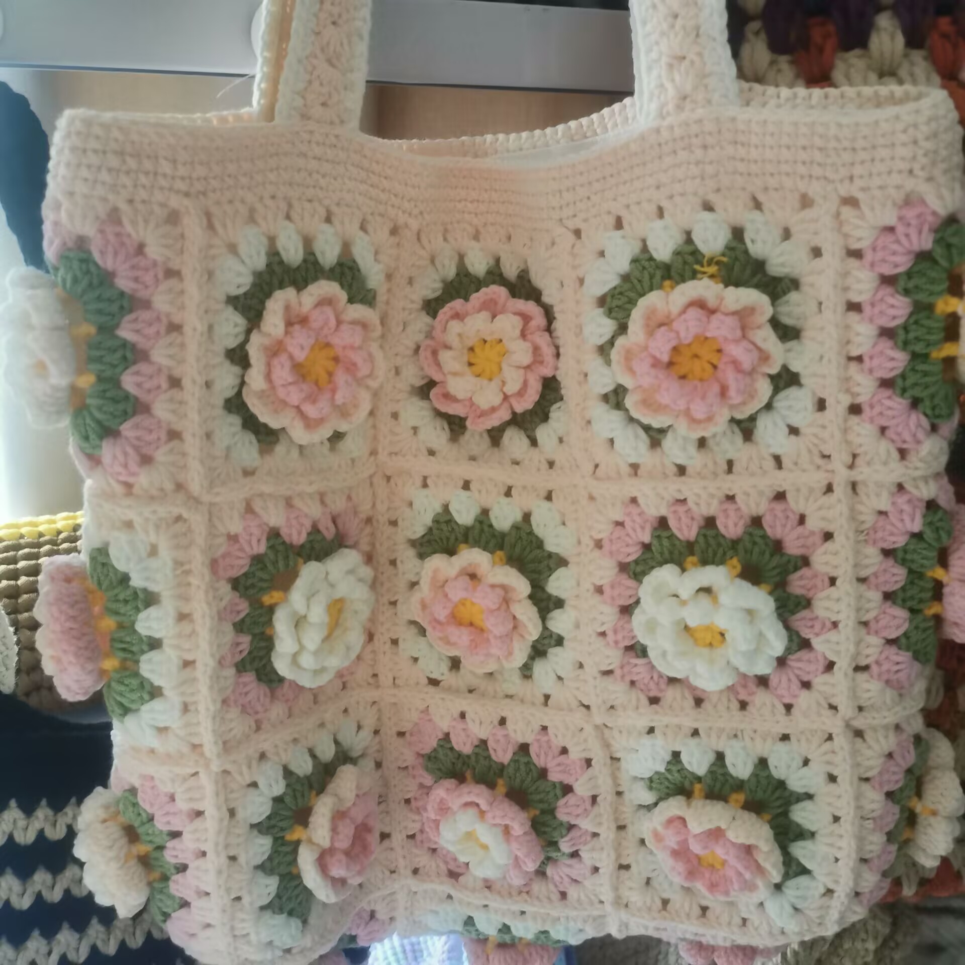 Estilo elegante y digno, ropa de gancho, bolsos de fresa, bolsos de teléfono móvil para la familia y las vacaciones. image 44