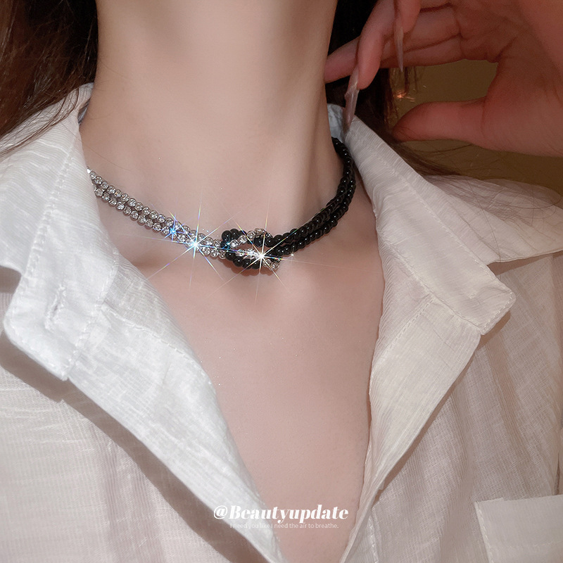 Collar de costura en blanco y negro de cristal artificial, diseño personalizado, cadena de clavícula y2k, joyería de estilo dulce y fresco de moda de moda