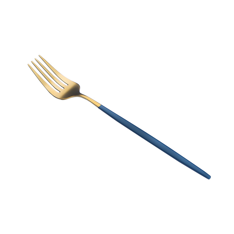 Cuchillo, tenedor y cuchara portugueses al por mayor transfronteriza traje de acero inoxidable Chapado en titanio de oro vajilla occidental cuchillo de carne y tenedor conjunto de 4 piezas