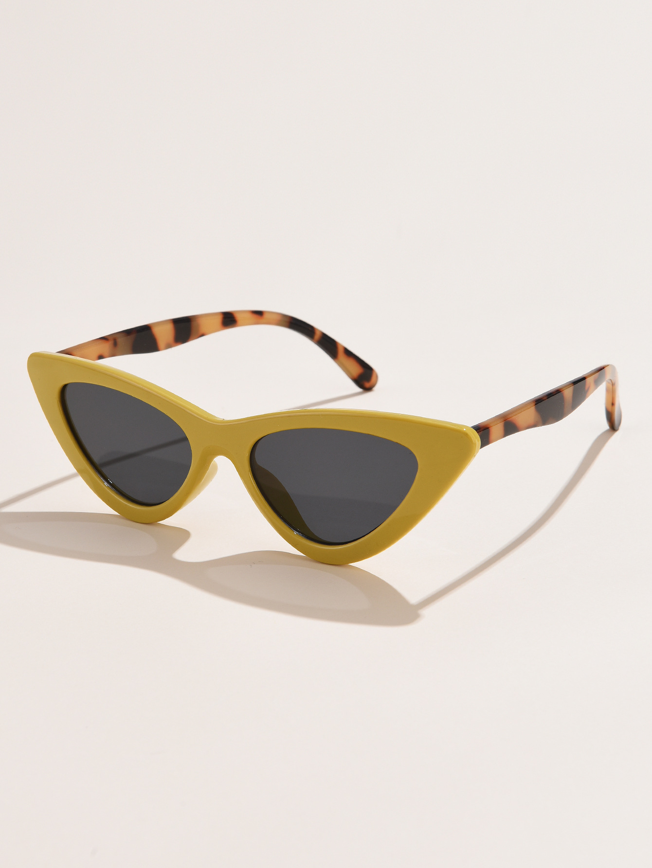 Grey, White, Green, Silver, Black Color Elegant Hip-Hop Retro UV400 Protection Women's Sunglasses