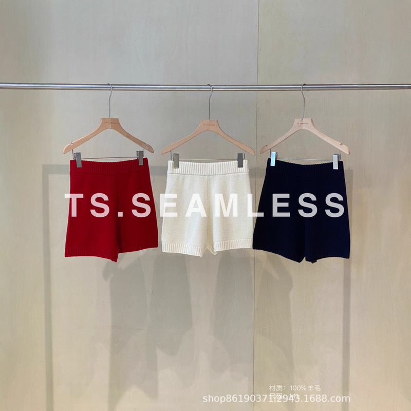 Ts.Seamless 100% Wool Shorts N171 Ts.Seamless 100% Wool Shorts N171