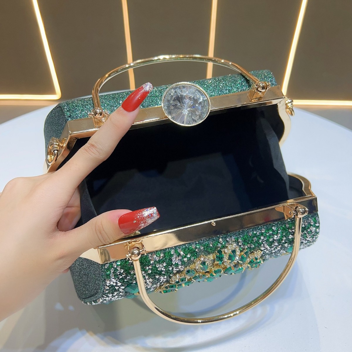 Nuova borsa da donna transfrontaliera, borsa a mano, borsa Qipao, borsa da donna di grande capacità, sensazione di alta qualità, borsa da banchetto leggera e di lusso_voghion.com