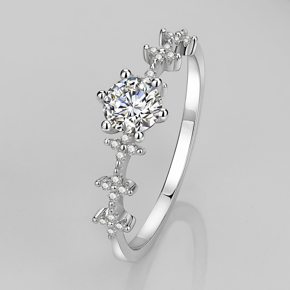 Ring with zircon