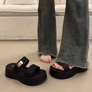 French-Style Height-Increasing Thick-Soled Slippers for Women, Summer Outdoor Fashion with a High-End Feel, 2025 Super Popular New Model, Paired with Skirts, Wedge Sandals