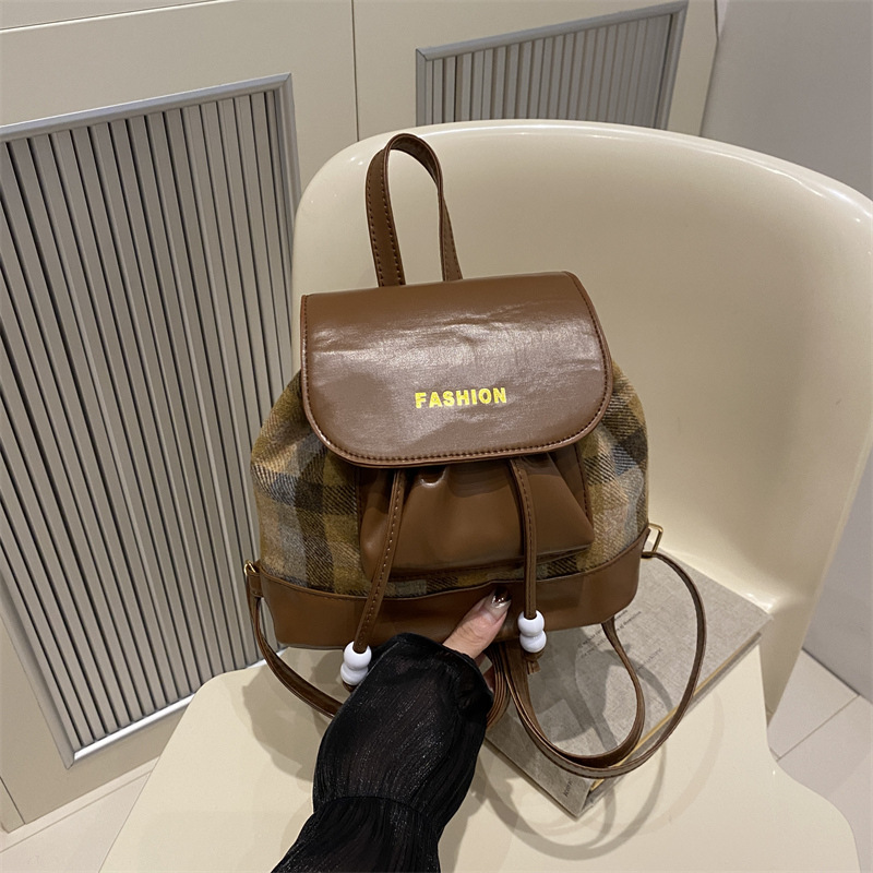 2024 invierno nuevo estilo de diseño de estilo extranjero en la nueva mochila de gran capacidad para estudiantes de viaje ocio mochila de hombro único