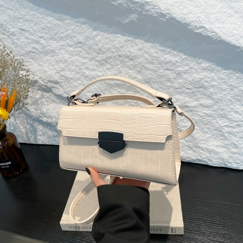 2024 invierno nuevo estilo de moda europea y americana retro bolso de mujer temperamento de cocodrilo estilo coreano personalidad bolso de hombro pequeño