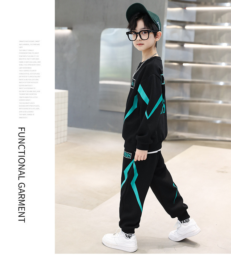 Set sport din două piese pentru băieți, primăvară-toamnă 2023, model nou, model mediu-mare, cu guler rotund, la modă și elegant_voghion.com