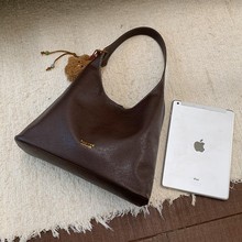 2025秋季新款软皮包包大容量女时尚单肩包简约通勤包纯色托特包