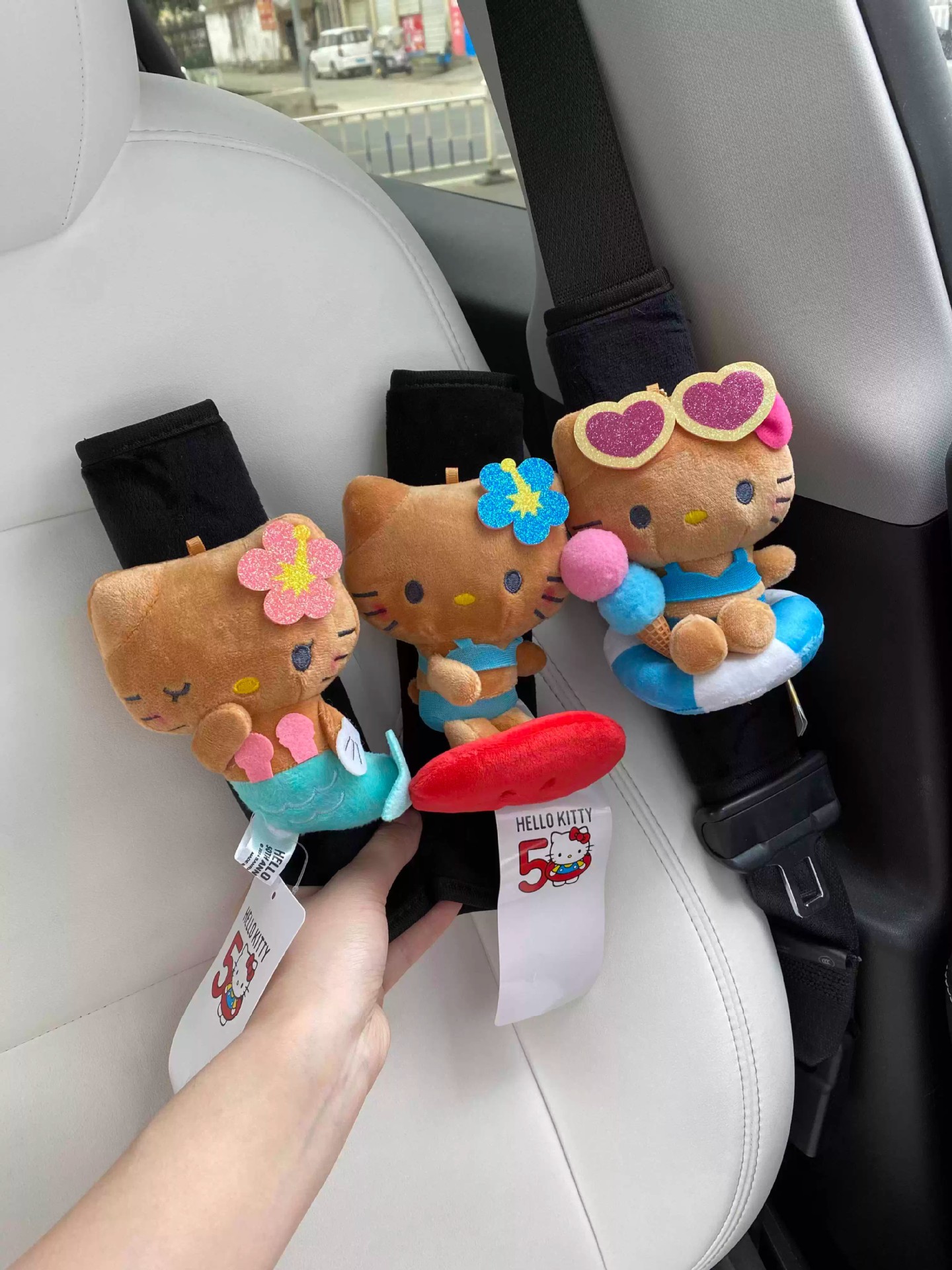 Car Seatbelt Shoulder Pads Are Comfortable and Breathable for Long-Distance Use, Providing Protection for the Shoulders and Neck, and Are an Essential Car Accessory