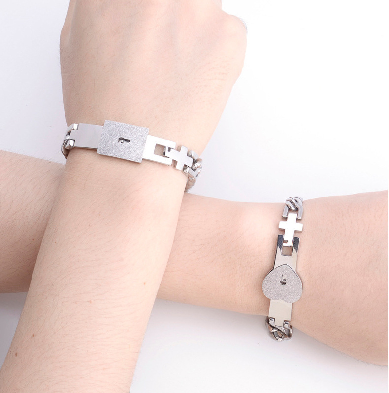 2 Pieces Quantity Anniversary, Business Occasion Titanium Steel Material Heart Shape Pattern Hip-Hop Retro Heart Shape Titanium Steel Patchwork Artificial Gemstones Couple Bracelets