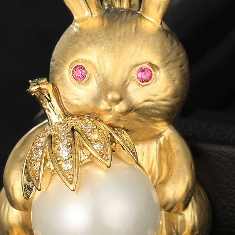 Bosinyun Fashion Japanese-Style Cute Rabbit Brooch Matte Gold Pearl Animal Accessory Lapel Pin Suit Pin