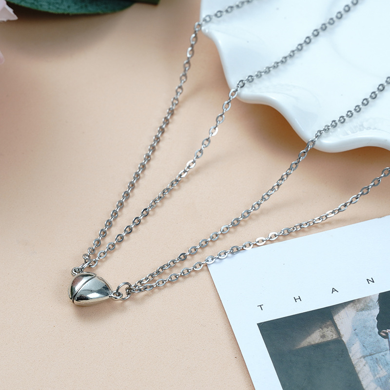 cable chain Chain Type Simple Style Heart Shape 201 Stainless Steel Alloy Magnet Cable Chain Pendant Necklaces Wholesale