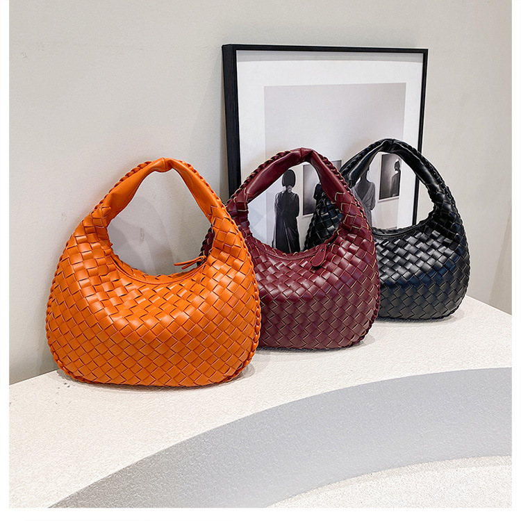 Women's Medium Pu Leather Solid Color Vintage Style Classic Style Weave Zipper Straw Bag display picture 26