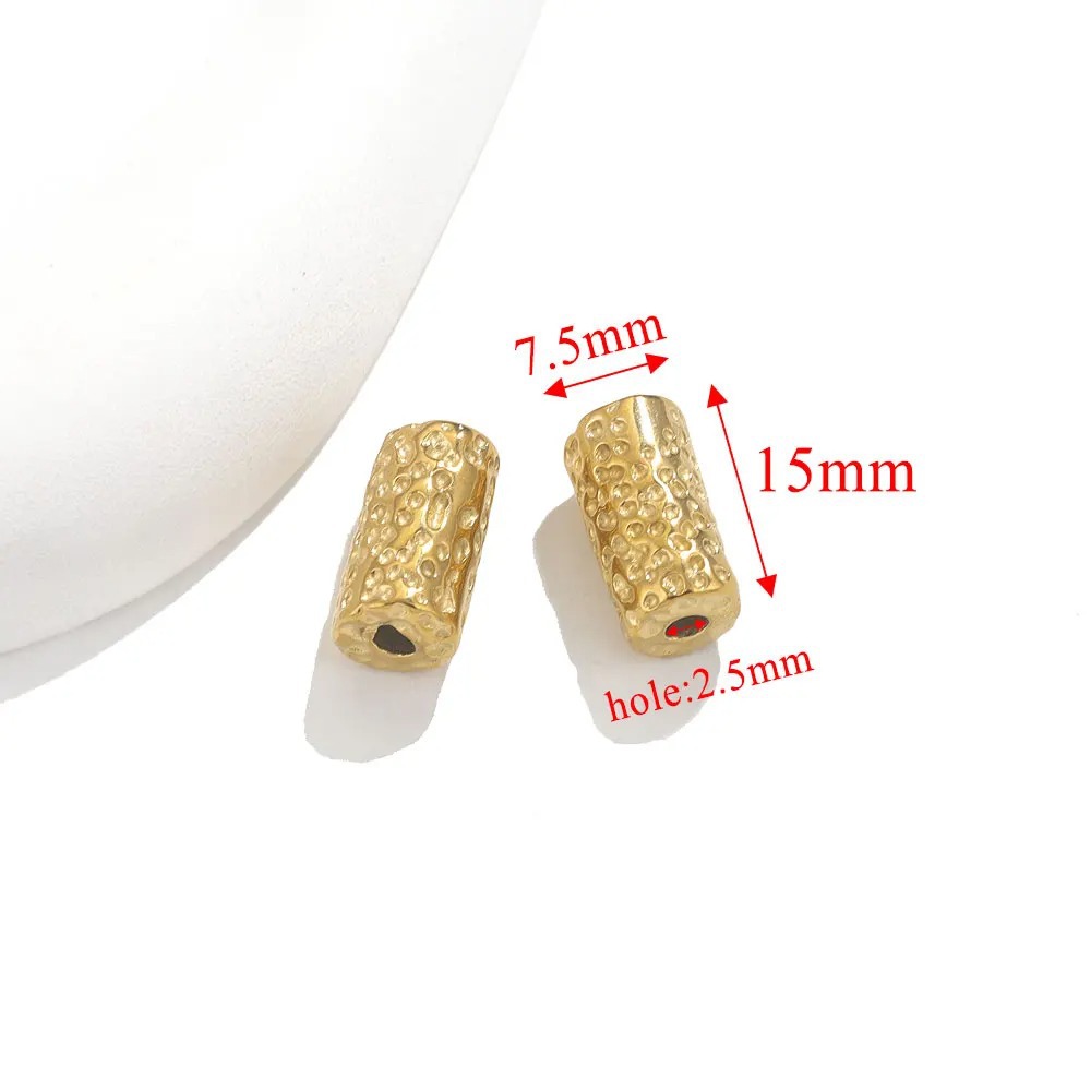 Cuentas largas de bambú de acero inoxidable, cuentas de cubo de flores talladas al sol, cuentas sueltas, acero de titanio, collar retro europeo y americano, accesorios colgantes de bricolaje