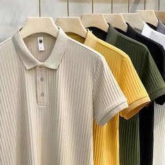 卸売りの夏の男性poloシャツの半袖の襟のニットの修身の韓国版の上着の穴の条のカジュアルな百合のtシャツ