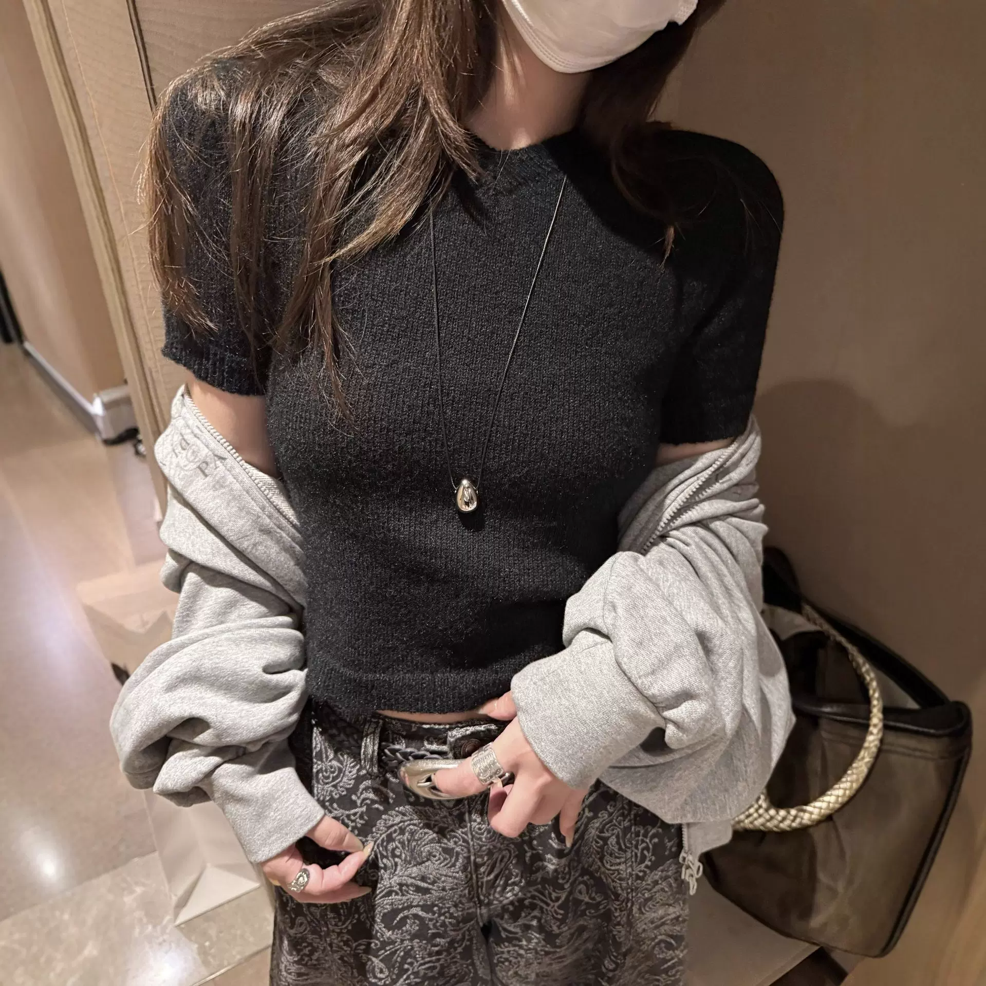 韩系简约松弛感显瘦骨感修身V领短袖针织衫女秋冬马海毛打底衫