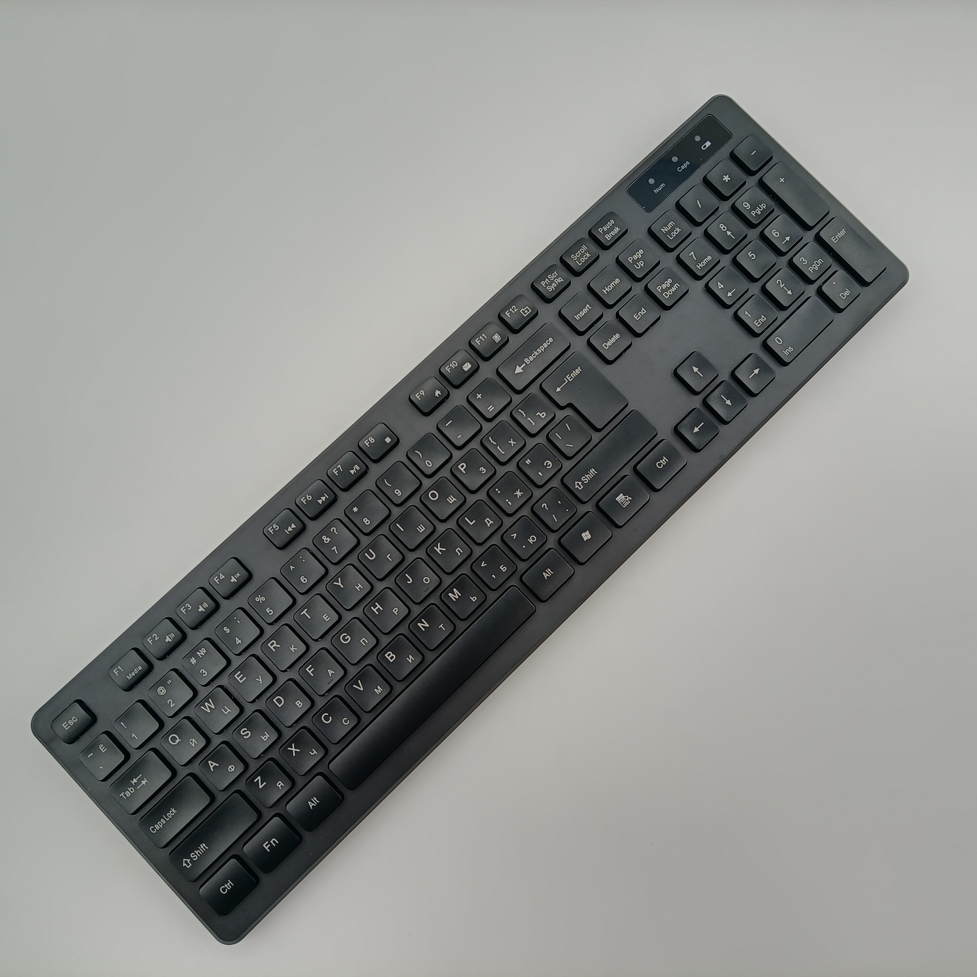 Русская черная беспроводная клавиатура