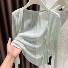 優しい風のニットの長袖の外はカーディガンの女性の2025夏の薄い氷の糸のマントの日焼け止めのエアコンのブラウスの上着を掛けます。