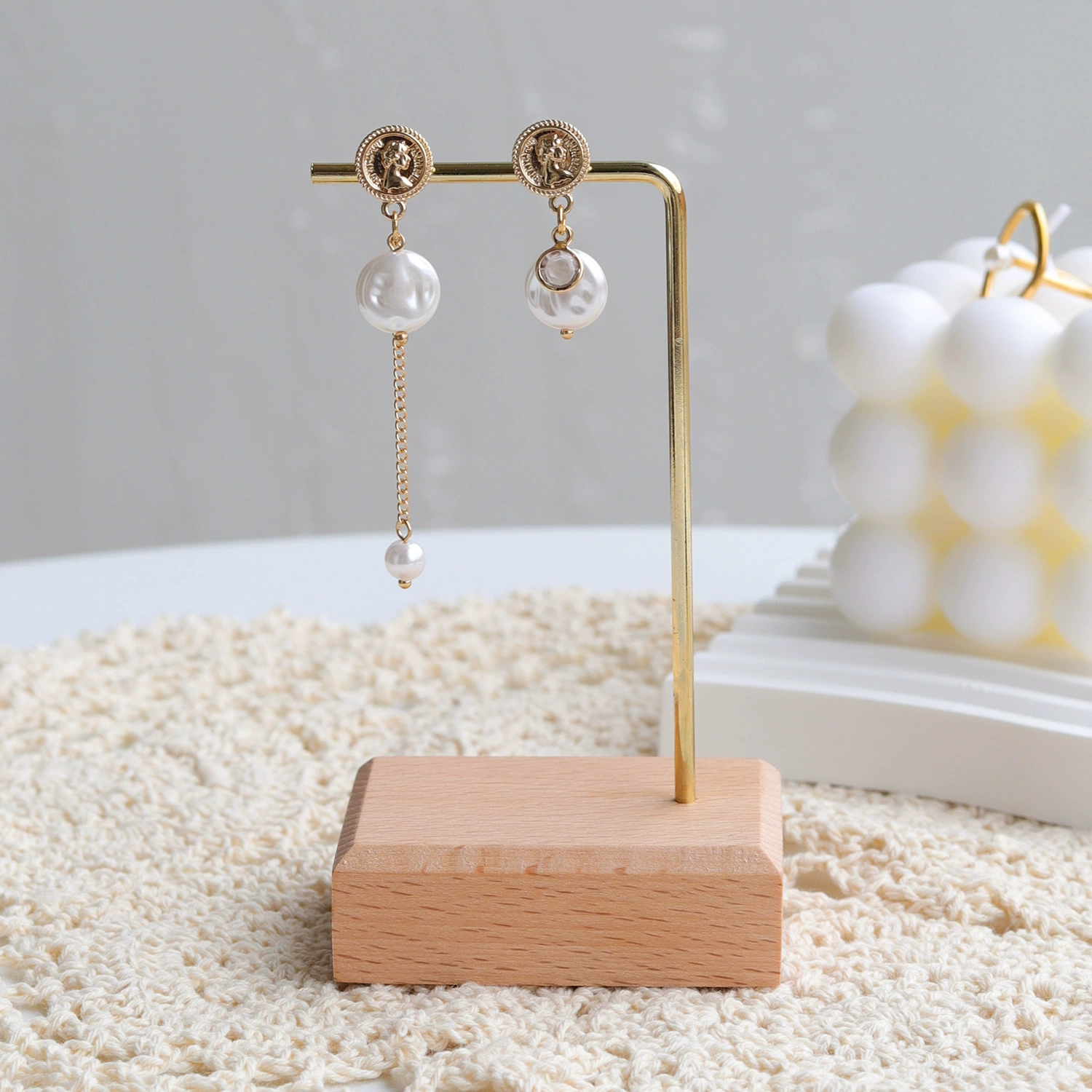 Earrings, stand, accessory, jewelry