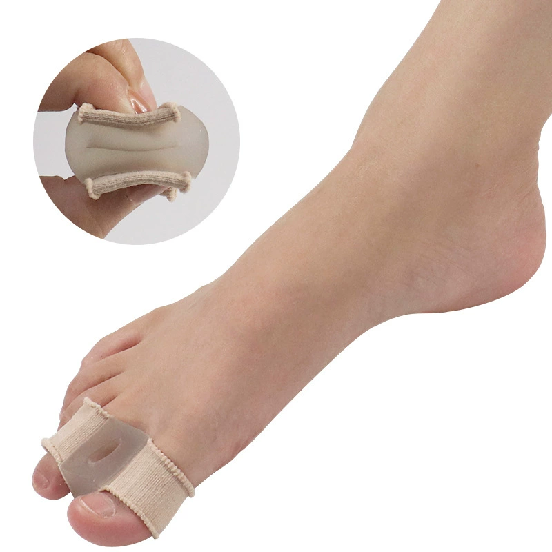 Bringing the holes of the toe adhesive tube thumb over the large footbone heavy toe fibrous double -hole two -hole sleeve