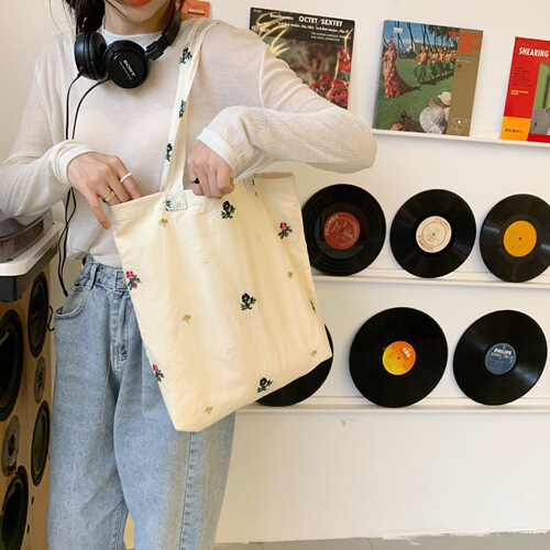27192 Bag Women's Embroidered Flower Canvas Bag Trendy French Girl's Shoulder Underarm Bag College Student Bag