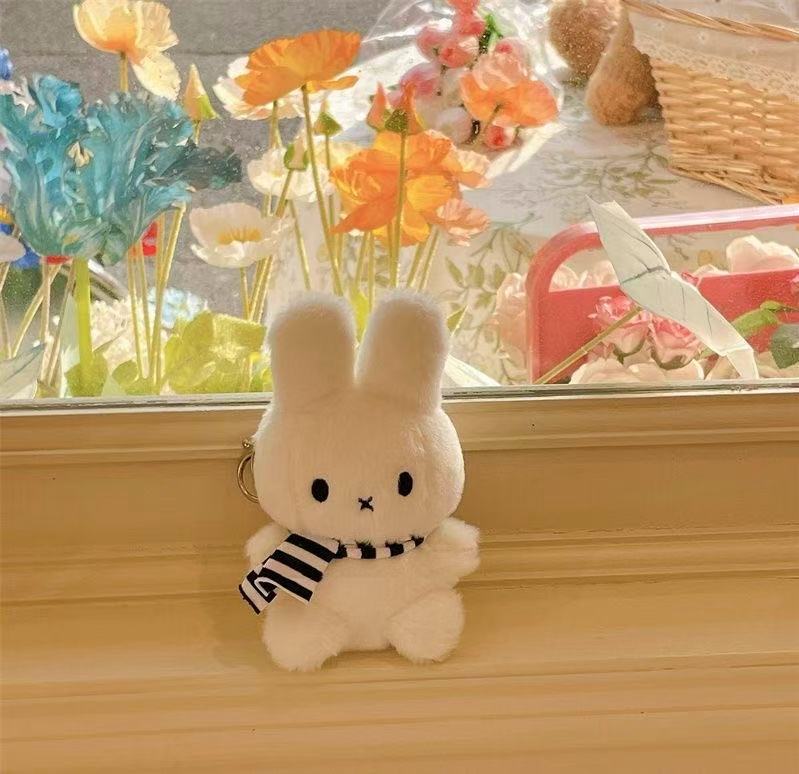 小紅書と同じかわいいミッフィー白ウサギストライプスカーフぬいぐるみペンダント人形スクールバッグペンダント誕生日ギフト|undefined