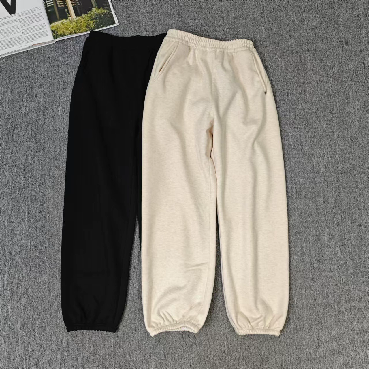 Двухцветные сплошные плюшевые брюки для ног, эластические корейские повседневные дикие повседневные брюки для женщин