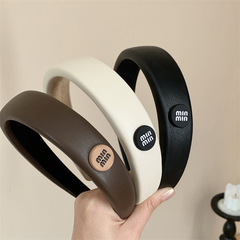 高級感字母皮質海綿頭箍韓國小眾發箍洗臉高顱頂頭飾女2023年新款