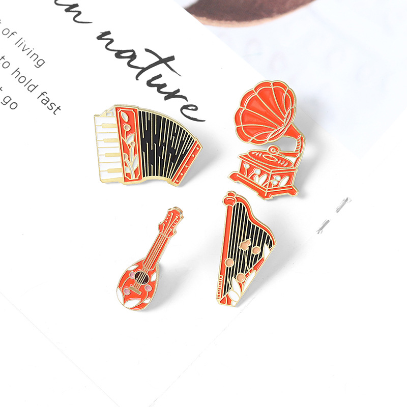 Retro Guitar Alloy Stoving Varnish Unisex Brooches display picture 2