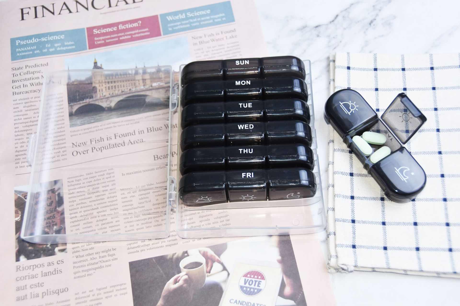 15.6*12*4.2cm, 검은색 격자가 있는 흰색 껍질, 플라스틱