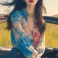 初秋のユニークでシックで美しいトップス、軽くて大人っぽいフレンチニッチデザイン、超見栄えの良いブルーのブルーミングシャツ