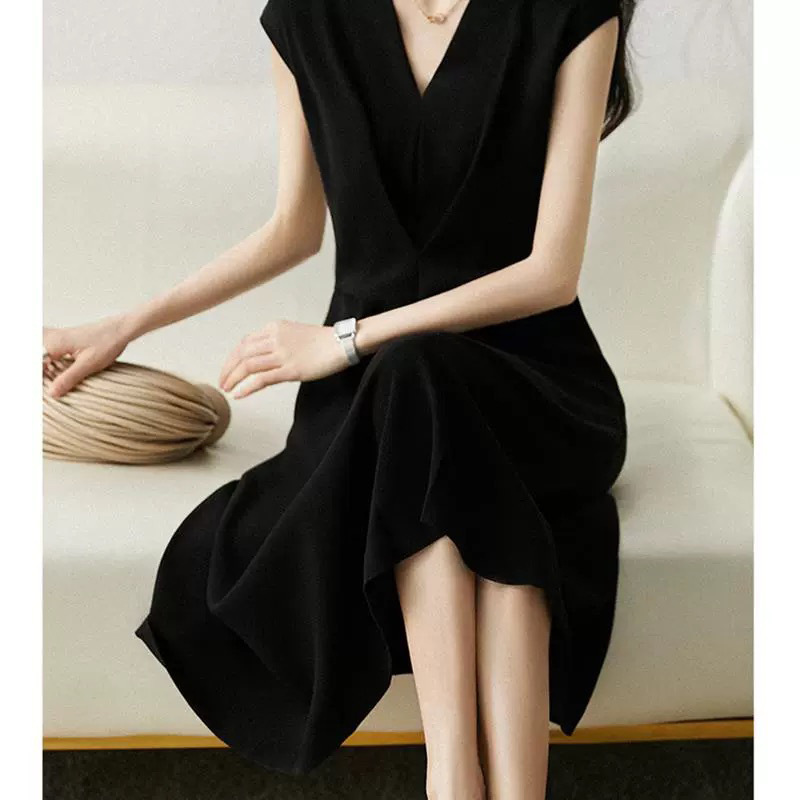 Ready-Made Manufacturers Are Wholesale. This Is a Must-Striped Vhi Skirt! Slimming Triacetate Slim-Fitting Little Black Dress Ready-Made Manufacturers Are Wholesale. This Is a Must-Striped Vhi Skirt! Slimming Triacetate Slim-Fitting Little Black Dress