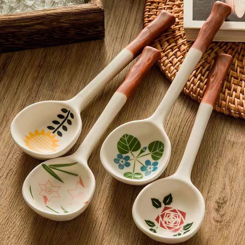 Ceramic Strawberry Long Handle Soup Spoon Set For Home Dining_voghion.com