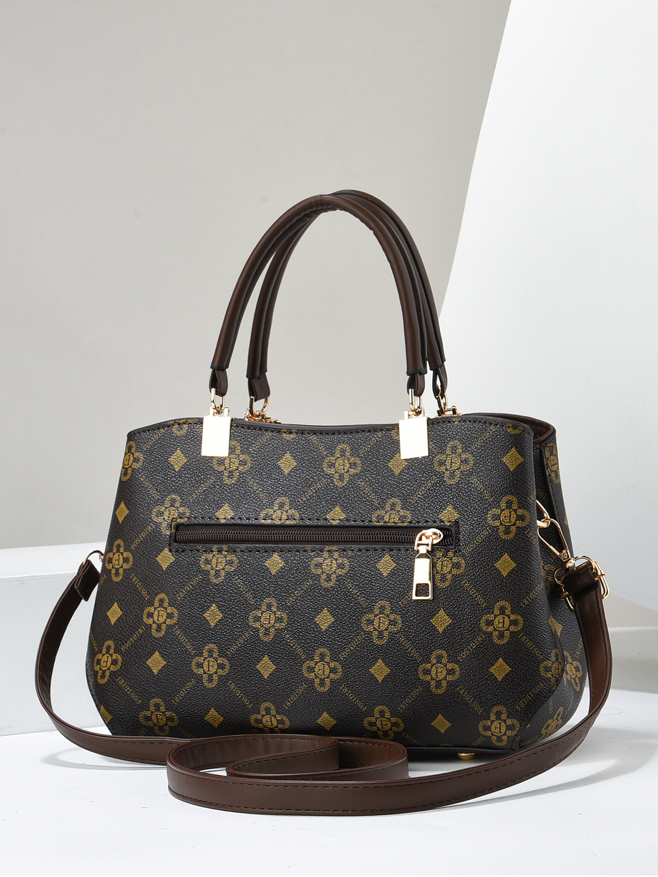 Femmes Grande Faux Cuir Impression Vêtement De Rue Carré Fermeture Éclair Sac À Main display picture 27